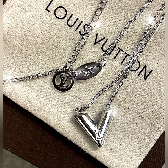 LAST CALL! ! Authentic Louis Vuitton V-Shaped Silver Pendant Necklace - Picture 3 of 17